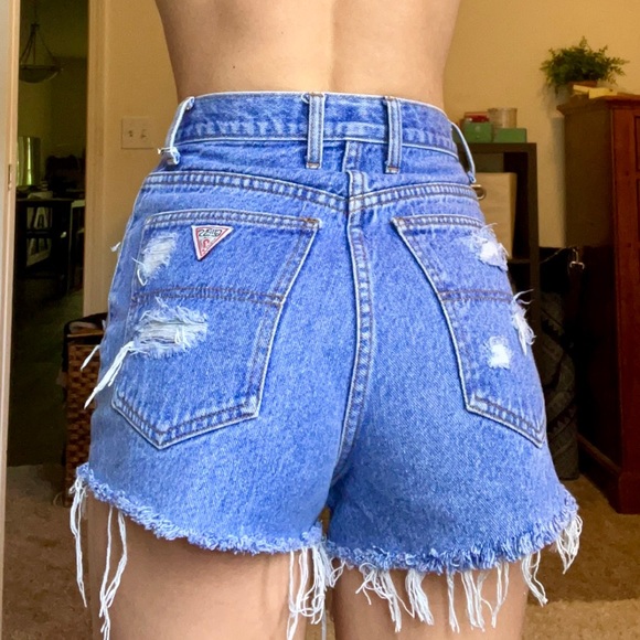 Vintage GUESS jean shorts - Picture 5 of 6